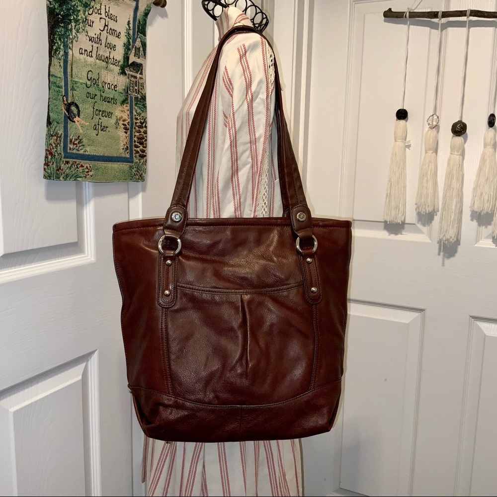HP🎉 B. Makowsky Shoulder Bag